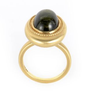 This ring from Katrina Kelly is elegant and refined. The setting is