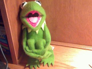 1976 Jim Hensons Kermit the Frog posable stuffed animal. Aprox 18