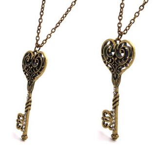 Classcial Antique Style Heart Key Zircon Pendants Necklace X83
