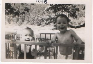 Photo Vintage Cute Baby Kreps Outdoor Playpen Brothers Sweet
