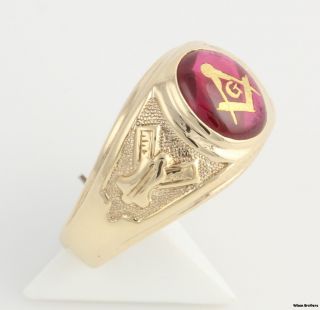 Masonic Blue Lodge Syn Red Spinel Ring   10k Yellow Gold Band Masons