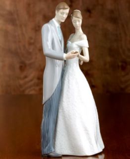 Nao by Lladro Collectible Figurine, A Kiss Forever   Collectible