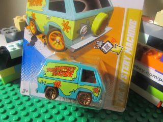 Hot Wheels Scooby Doos MYSTERY MACHINE diecast van vehicle   12 New