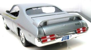 Welly 1969 Pontiac GTO Muscle Car Silver 1 24