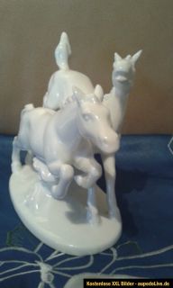 Porzellanfigur, Figur aus weissem Porzellan, Tiere, Pferde, gemarkt