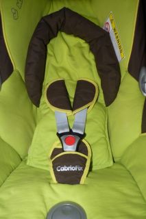 Diese Babyschale ist Unfallfrei, mit Sitzverkleinerung und in einem