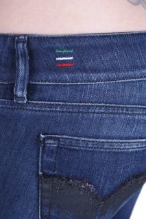 Achtung Die Jeans hat lt. Hersteller ein Etikett mit der Größe 28