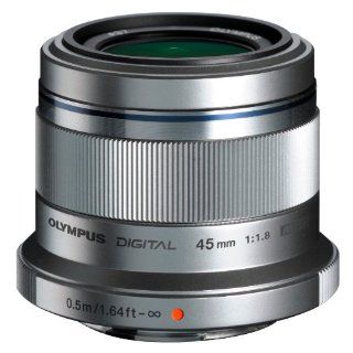 Olympus M.Zuiko Digital 45 mm 11.8 Objektiv silber Kamera
