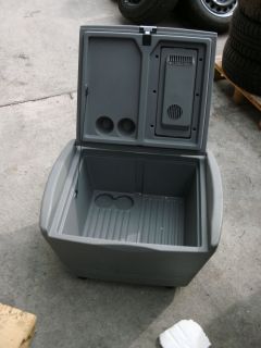 graue Kühlbox (32 Liter) für VW Sharan / VW T4 / VW T5