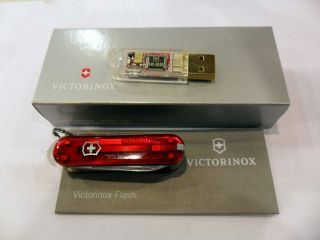 Victorinox Flash 16 GB Schweizer Taschenmesser USB Stick rubin
