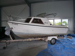 Sportboot Angelboot Vega 499 mit Trailer. Unsinkbar