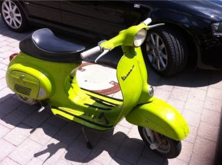 Vespa V50 50N in Verde Mela Originallack