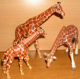 Schleich 14320 Giraffenkuh 14321 Giraffenbaby 14390 Giraffe trinkend