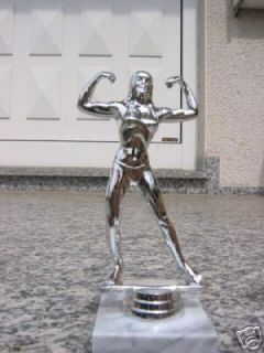 PP 1155 Bodybuilding Damen Figur Pokal Pokale