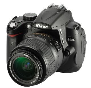 Nikon D5000 mit Nikon Objektiv 18 55mm und Zubehörpaket mit OVP