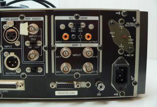 7010 Professional DAT Recorder mit Time Code   Laufwerk Defekt  (942