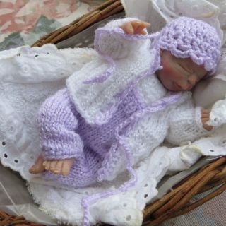 OOAK Baby Miniatur handmodelliert Unikat Mädchen 15cm Zertifikat