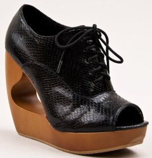 Qupid LISBETH 06 Cut Out Wedge Bootie Shoes