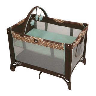 Graco Pack n Play Playard with Bassinet in Little Hoot