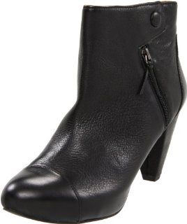 Gentle Souls Womens Tip Tone Ankle Boot Shoes