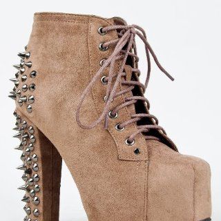 Breckelles BRITNEY 11 Studded Spike Lita Inspired Chunky High Heel